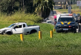 Acidente na Dutra: carro bate no sentido São Paulo em Pindamonhangaba